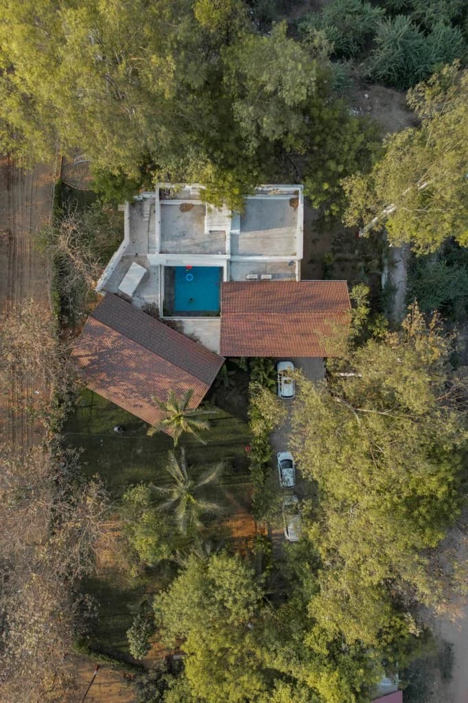 Asaram — Minimalist Residential Weekend Home & Retreat Architecture by Robust Neev