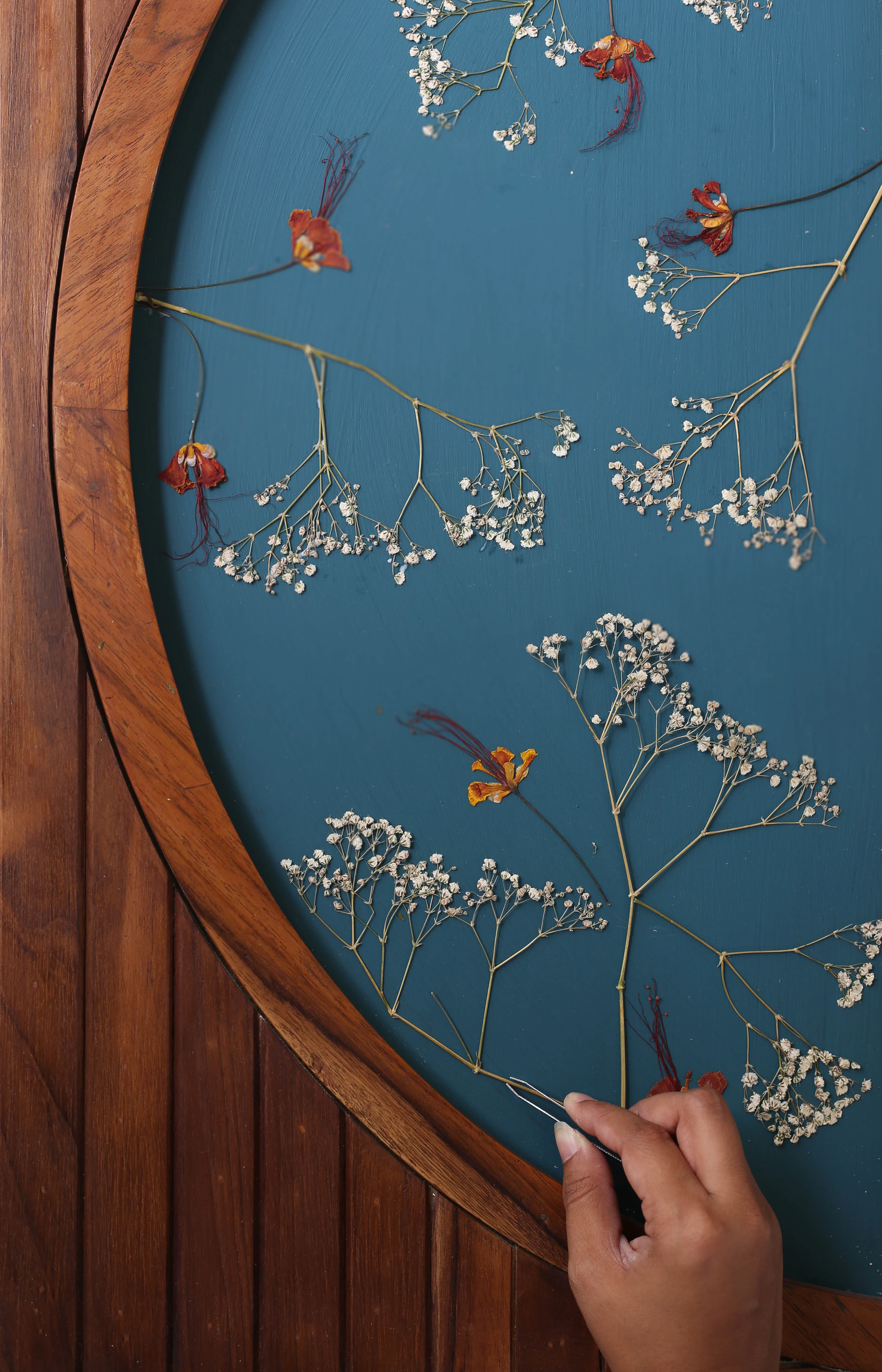 Botanical circular wall artwork craftsmanship