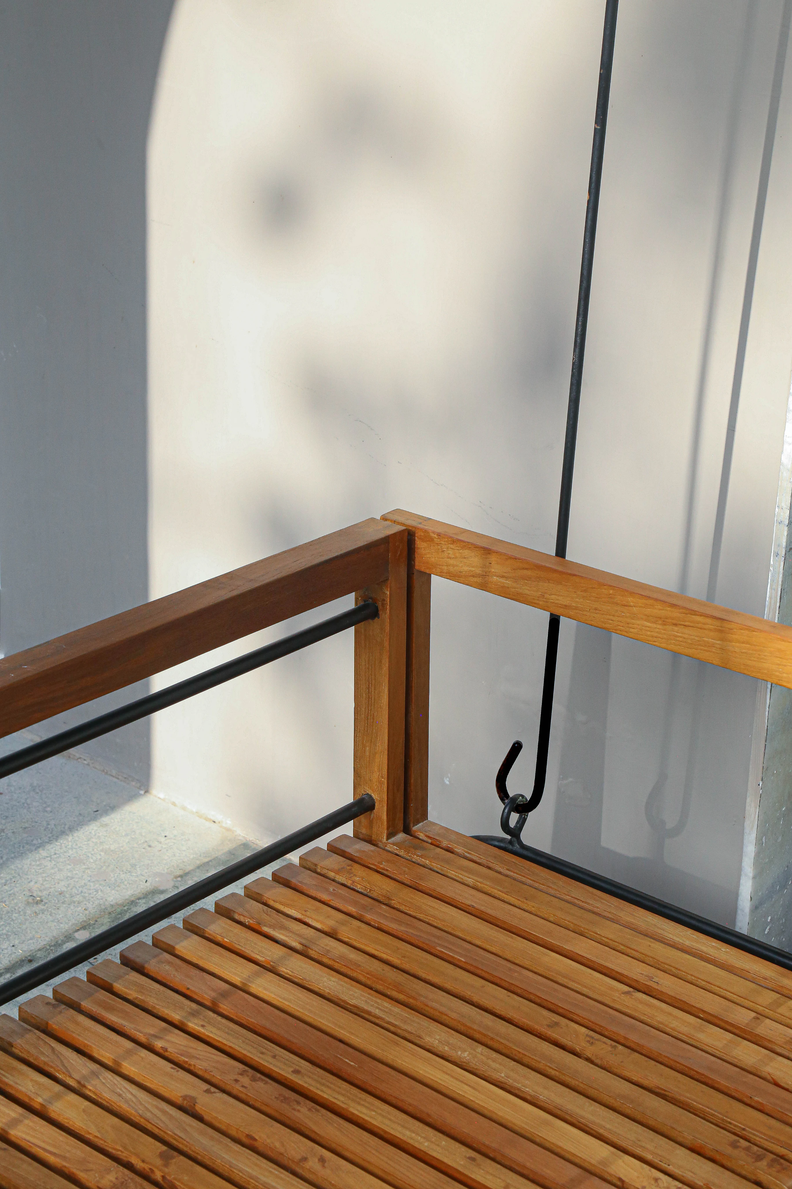Timber swing and shadow play